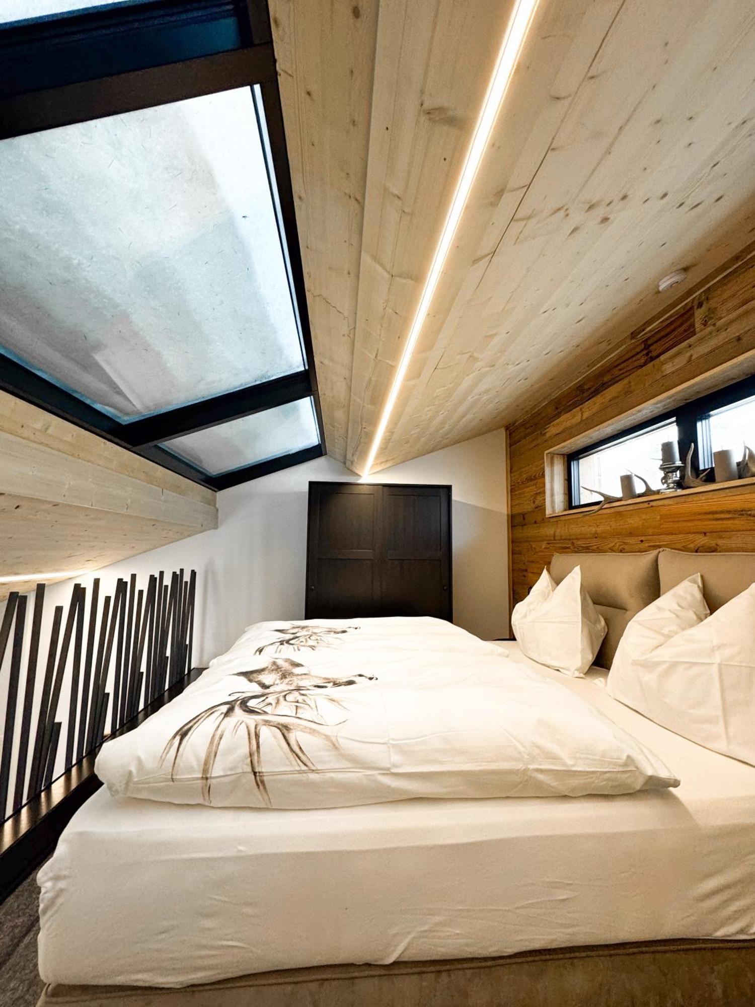 Peer Alm Hotel Navis Exterior photo